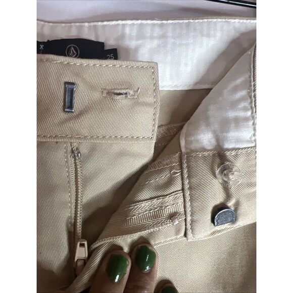 Volcom Womens  Shorts NWT Size 25 Chickie Short Tan - Picture 7 of 11